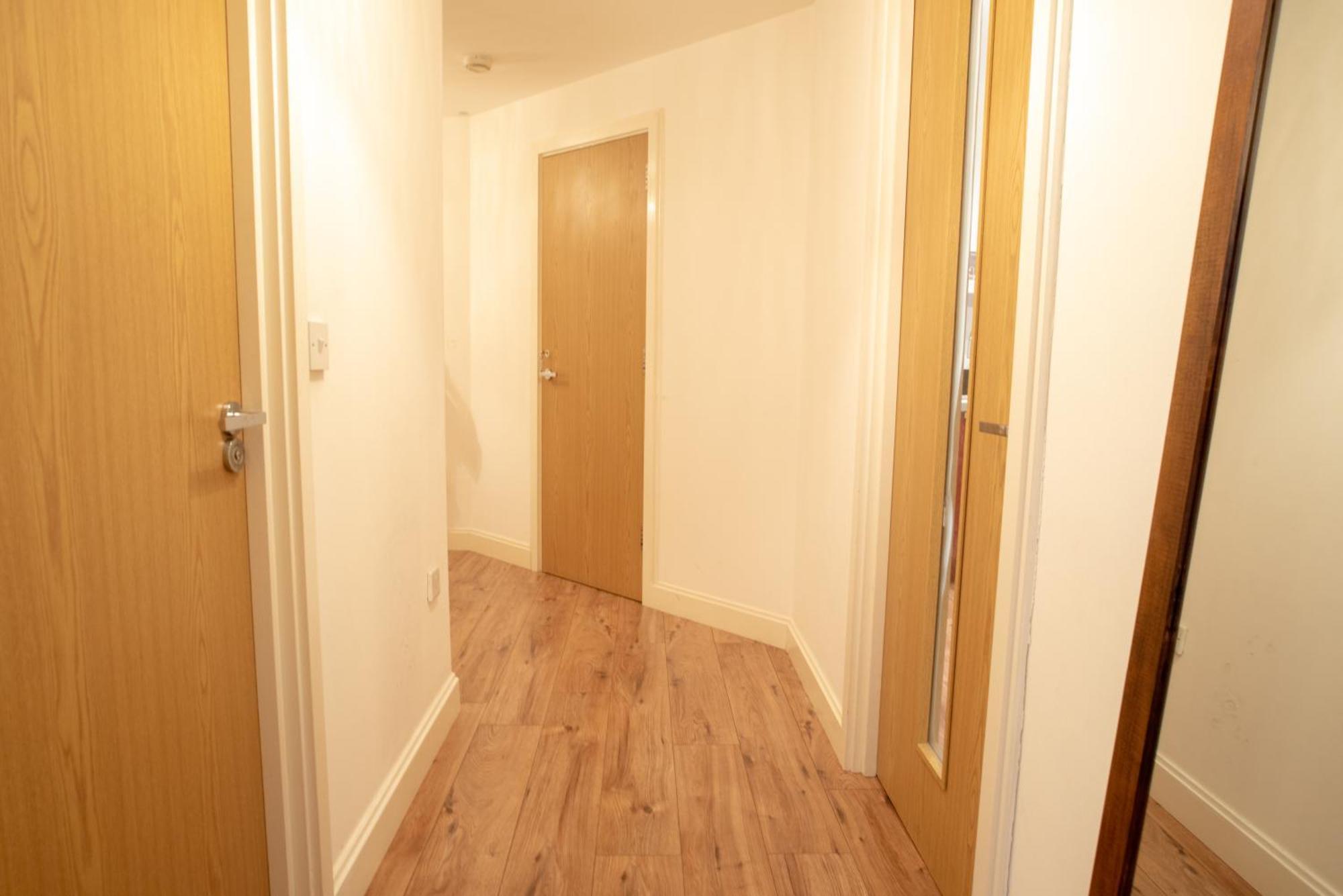 Spacious 1 Bed Apartment With Workspace, Coffee & Free Secure Parking Birmingham Extérieur photo