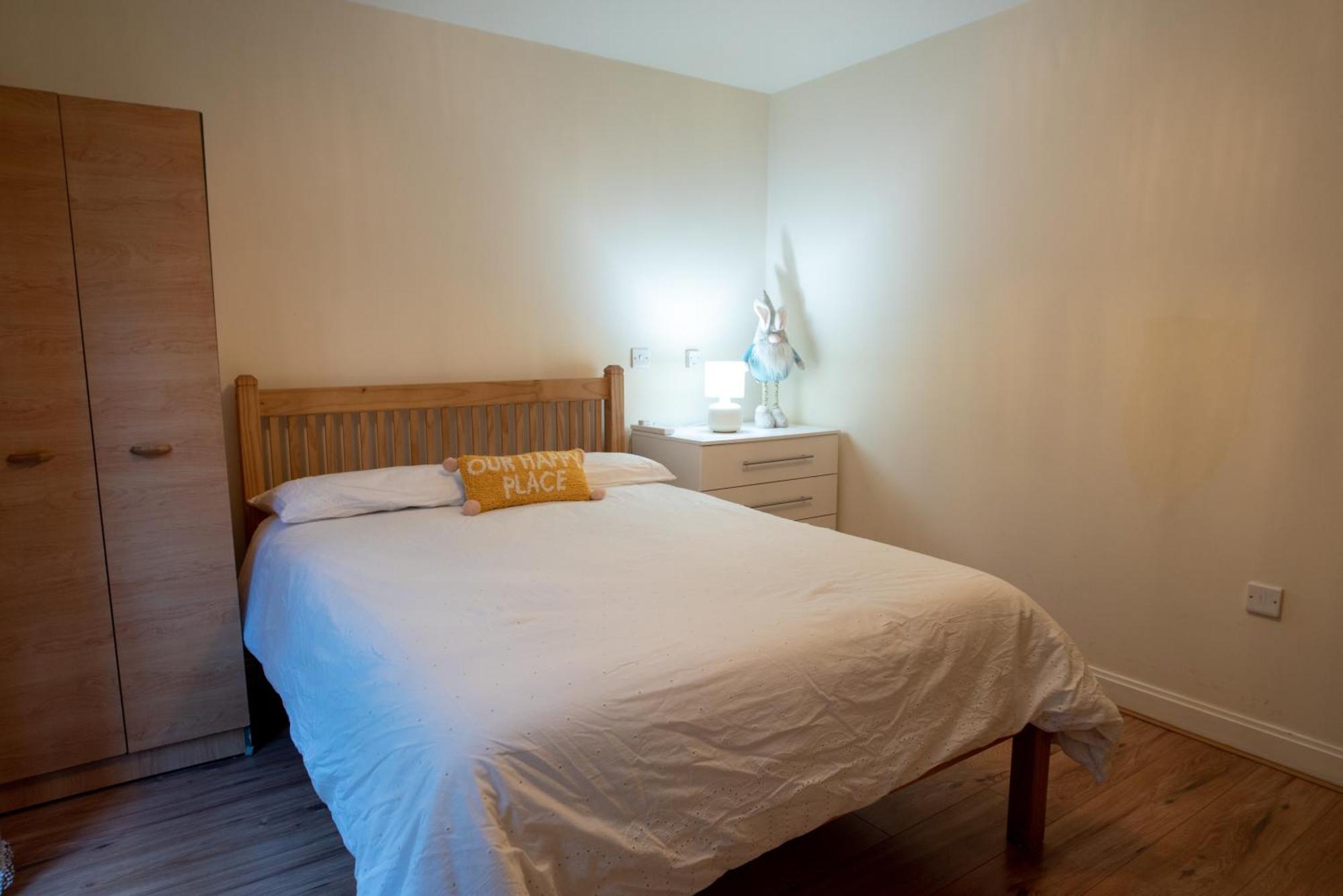 Spacious 1 Bed Apartment With Workspace, Coffee & Free Secure Parking Birmingham Extérieur photo