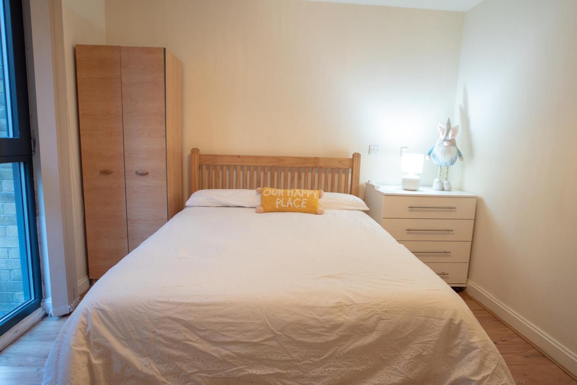 Spacious 1 Bed Apartment With Workspace, Coffee & Free Secure Parking Birmingham Extérieur photo