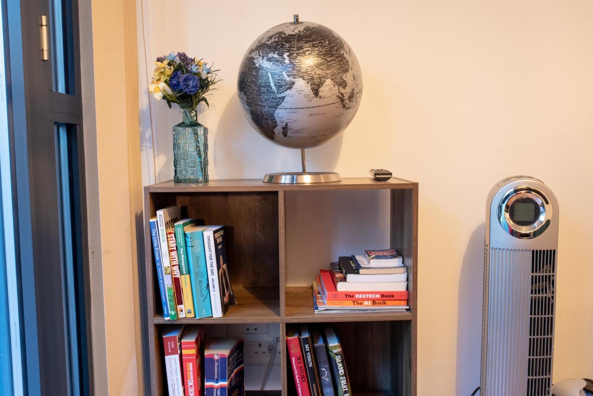Spacious 1 Bed Apartment With Workspace, Coffee & Free Secure Parking Birmingham Extérieur photo