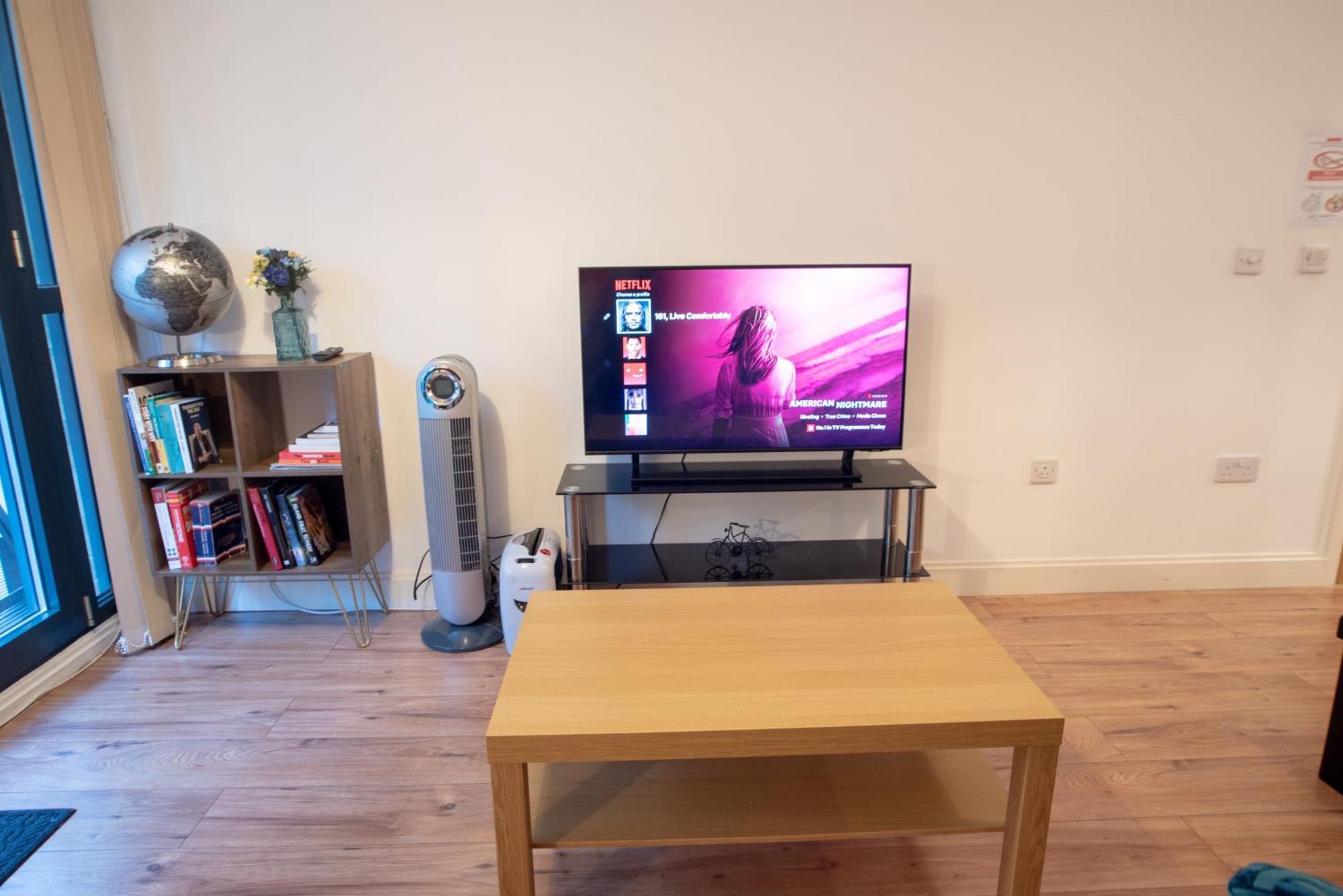 Spacious 1 Bed Apartment With Workspace, Coffee & Free Secure Parking Birmingham Extérieur photo