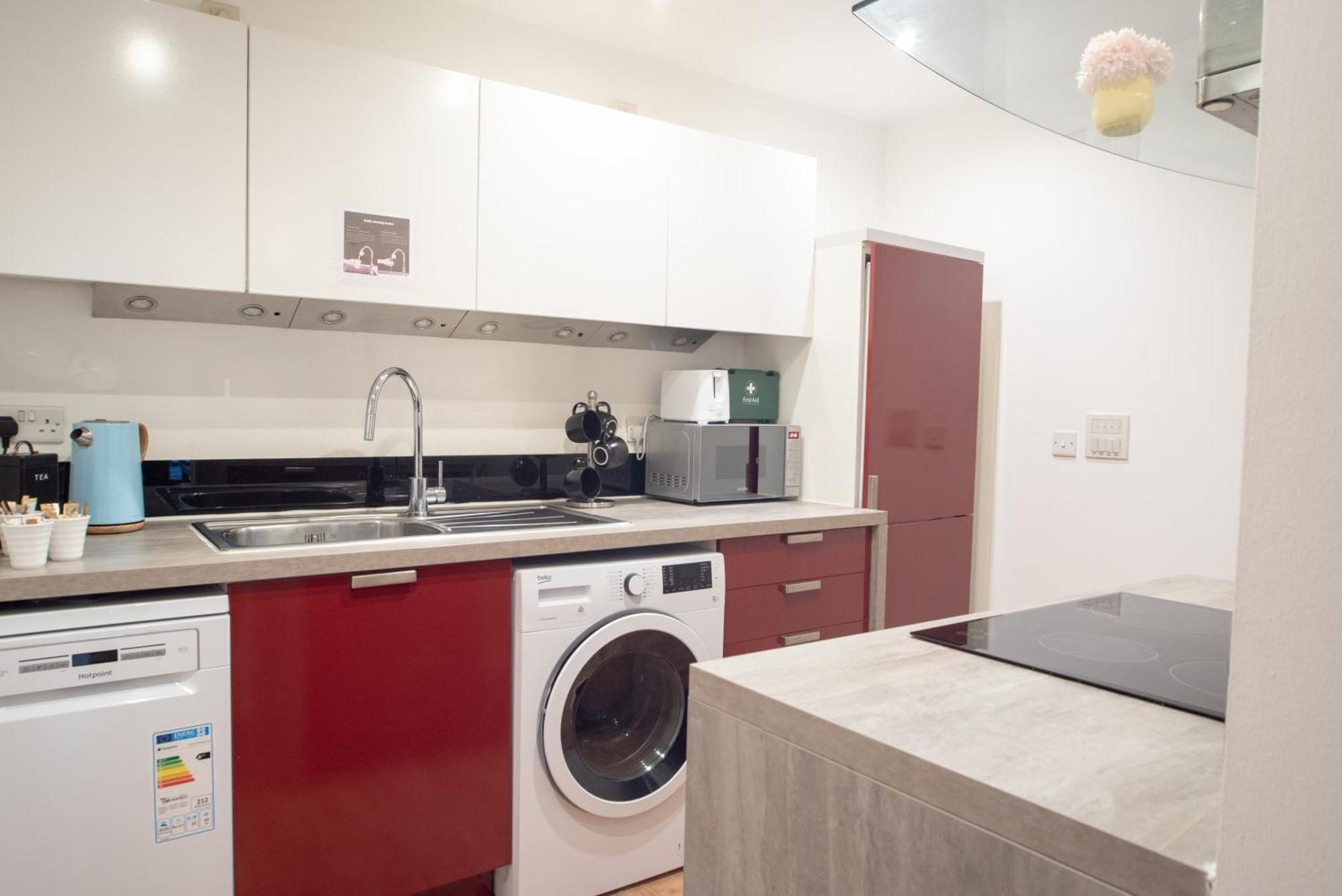Spacious 1 Bed Apartment With Workspace, Coffee & Free Secure Parking Birmingham Extérieur photo