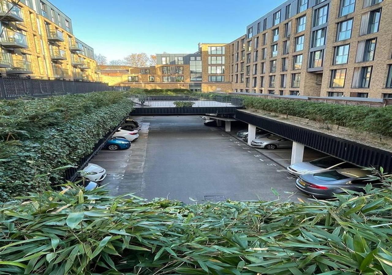 Spacious 1 Bed Apartment With Workspace, Coffee & Free Secure Parking Birmingham Extérieur photo